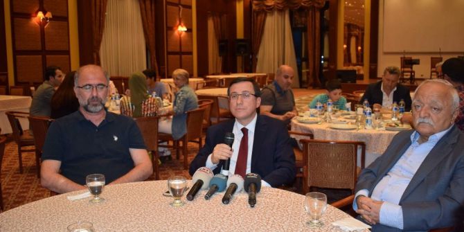 Rektör Kızılay Basın Mensuplarıyla İftarda Buluştu