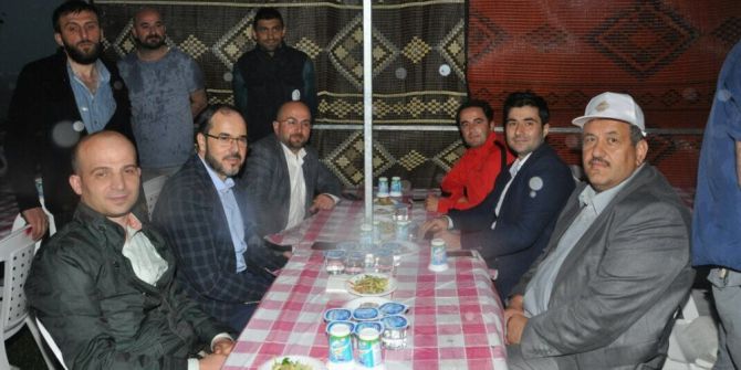 Başiskele’de Yağmur Altında İftar