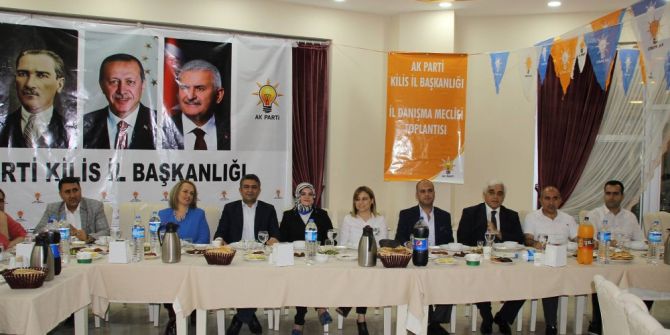 Ak Partililer İftarda Buluştu