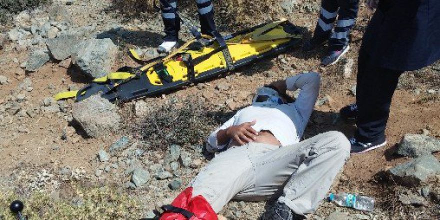 500 Metreden Düşen Paraşütçü Yaralandı