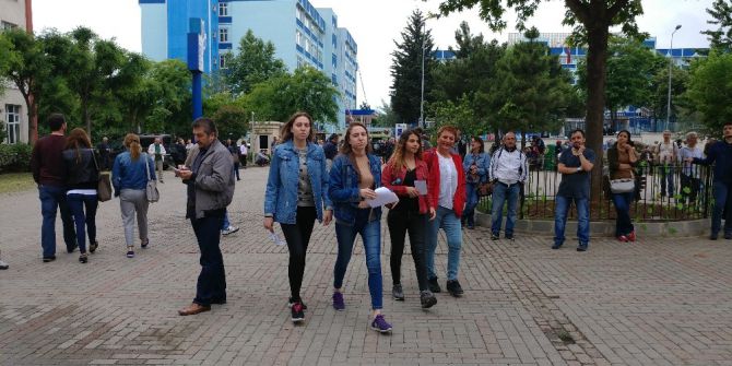 Lys’ye Girecekler Sabahın Erken Saatlerinde Okullara Akın Etti