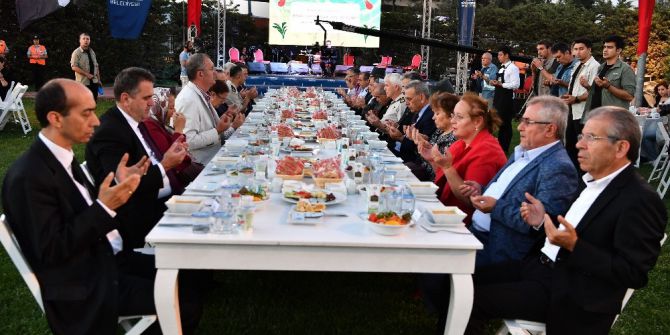 İzmir’de Şükran Buluşması