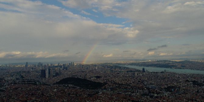 İstanbul Semalarında Beliren Gökkuşağının Eşsiz Manzarası Havadan Görüntülendi