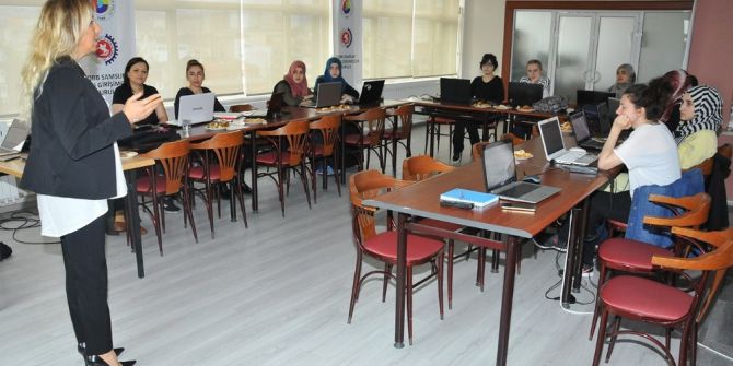 Kadınlar Geleceği Yazacak