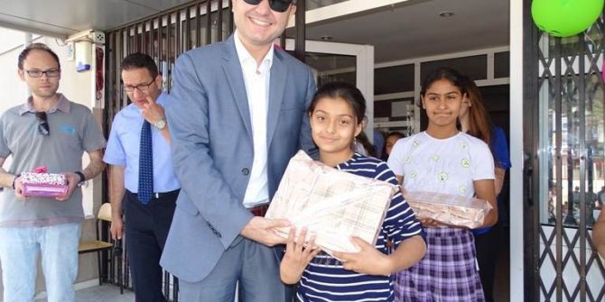 Acarlarlı Başarılı Öğrencilere Tablet Verildi