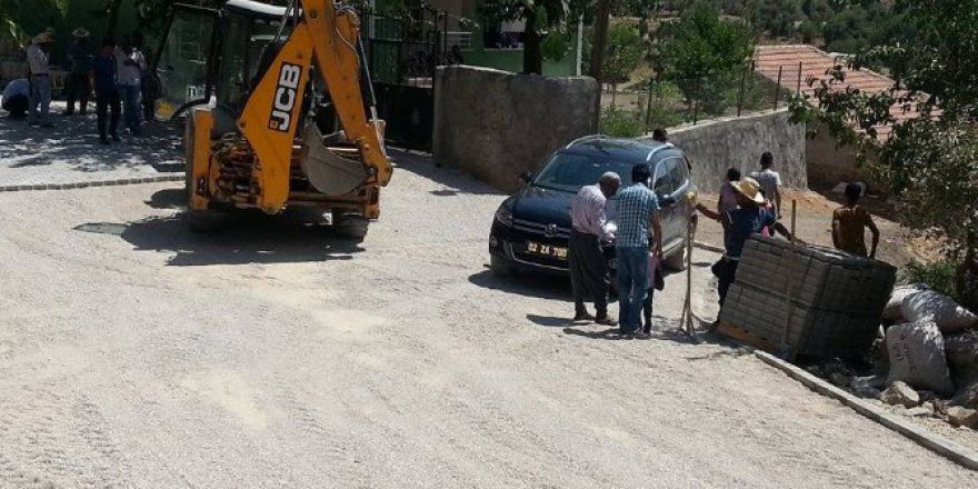 Sincik İlçesinde Kilitli Parke Taşı Çalışması Yapılıyor
