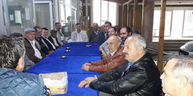 Vezirhan’da Teravih Namazı Sonrası Çay İkramı Yapıldı