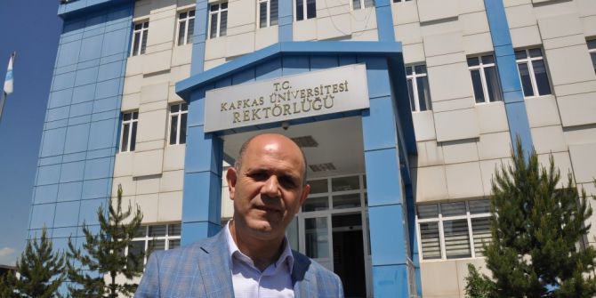 Rektör Özcan, Lys Sınavı Öncesinde Kampus İçerisinde İnşaatları Durdurdu