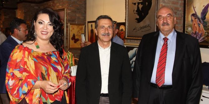 Eskişehirli Ressam Tülin Onar Kişisel Resim Sergisini Açtı