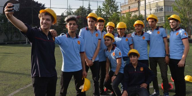 İtfaiye Lisesi Öğrencilerinin Mezuniyet Coşkusu