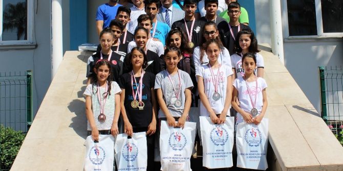 Mersinli Minik Taekwondocular Türkiye Şampiyonasından Madalyalarla Döndü