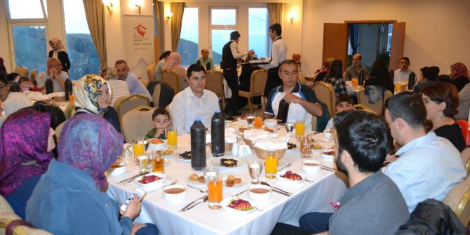 Koruyucu Aileler İftarda Buluştu