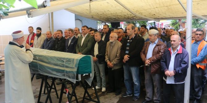 Yangında Ölen Emekli İmam Toprağa Verildi