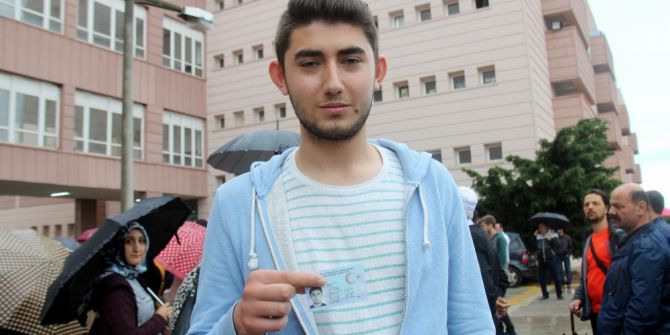 Kimliğini Kaybeden Öğrencinin İmdadına Polis Son Anda Yetişti