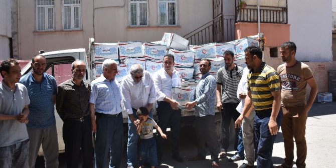 Akyad’dan Bin 200 Aileye Ramazan Yardımı