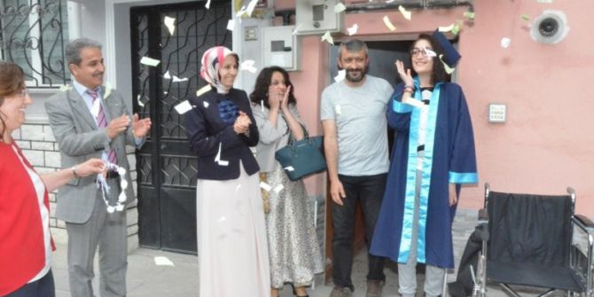 Tedavisi Süren Öğrenciye Anlamlı Mezuniyet Töreni