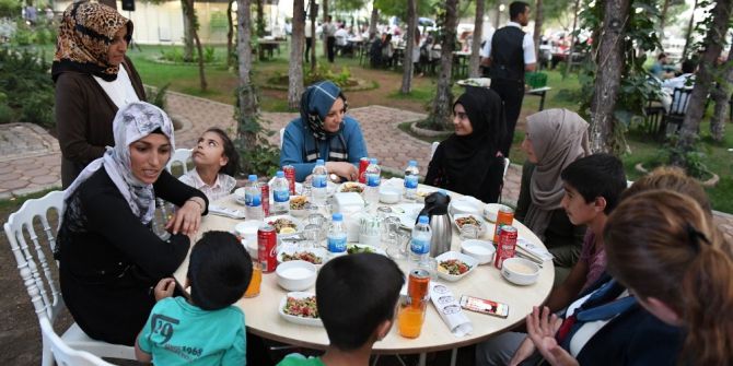 Sema Çiftçi Yardıma Muhtaç Ailelerle İftarda Buluştu