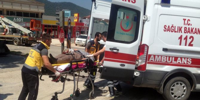 Kazada Yaralanan Sürücü Hastanede Hayatını Kaybetti