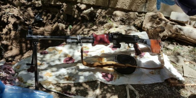 Hakkari’de Toprağa Gömülü Makineli Silah Ele Geçirildi