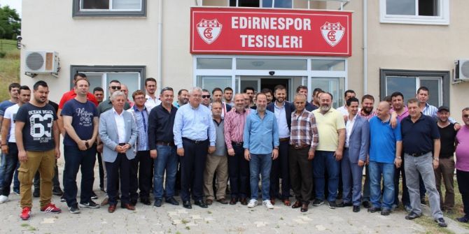 Edirnespor’da Başkan Savaş Üner Güven Tazeledi