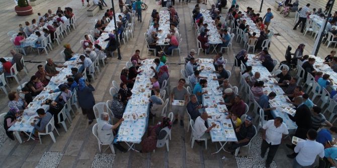İftar Bereketi Şehitler Mahallesi’nde Yaşandı