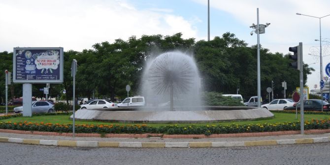 Salihli’nin Her Yerinde Mevsimlik Çiçekler Açtı