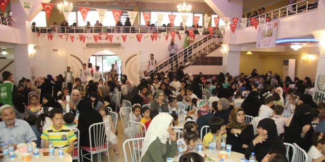 Suriyeli Yetim Çocuklara İftar Verildi