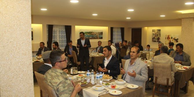 Başkale’de Şehit Aileleri Ve Gaziler Onuruna İftar Yemeği Verildi