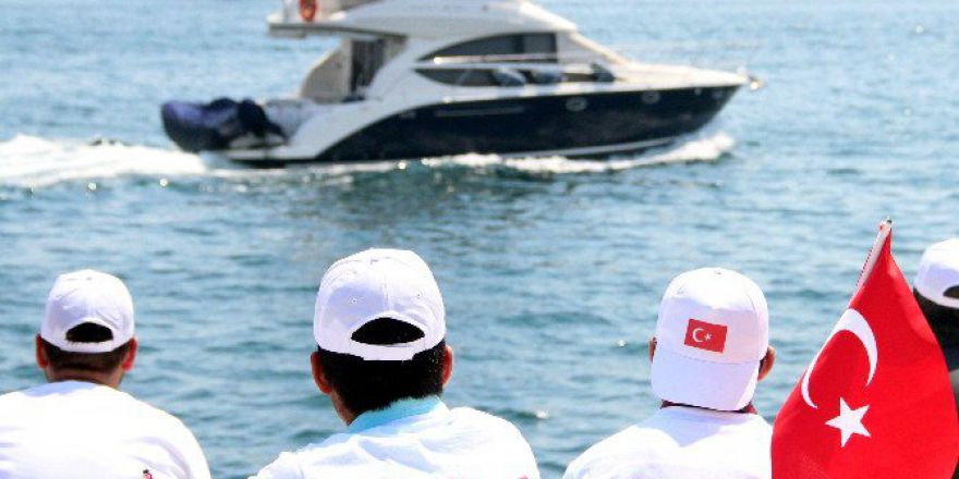 Binlerce Vatandaş Yenikapı’daki ’Demokrasi Ve Şehitler Mitingi’ne Akın Ediyor