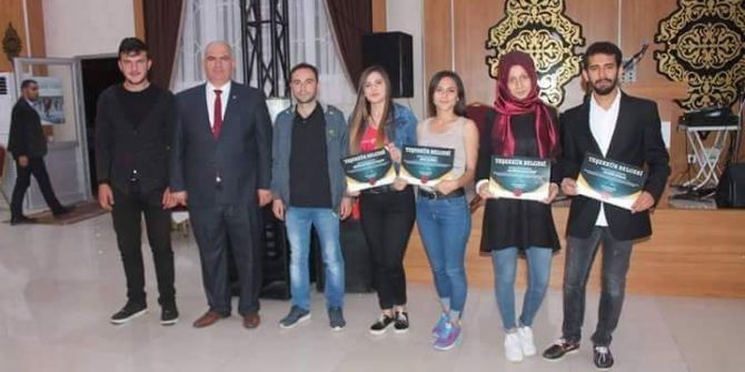 Cumhurbaşkanı Erdoğan, Üniak Altıntaş Başkanı Büşra Yalçın Ve Ekibine Teşekkür Belgesi Gönderdi