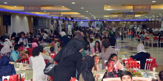 Vanlı Yetimler İftar Sofrasında Buluştu