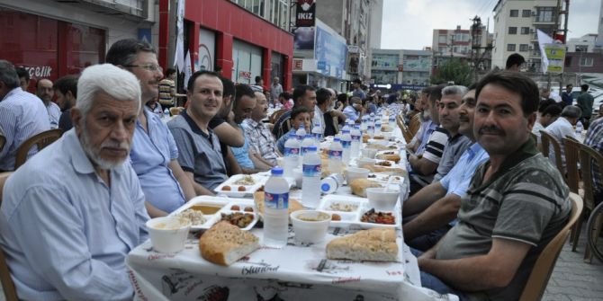 İhh, Dörtyol’da Halk İftarı Verdi