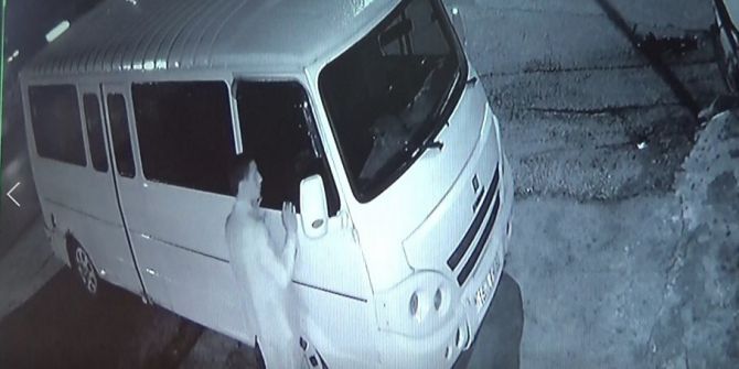 Takım Elbiseli Hırsız