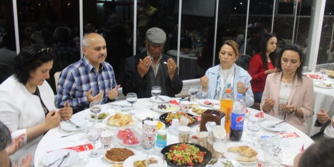 Şehit Aileleri İftar Yemeğinde Bir Araya Geldi