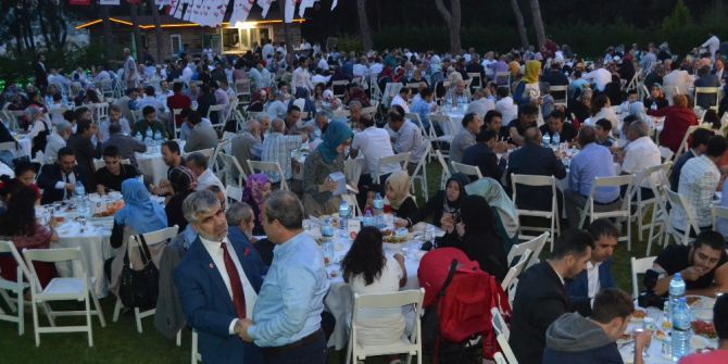 Sp Genel Başkanı Karamollaoğlu, İzmir’de İftarda Partililerle Buluştu