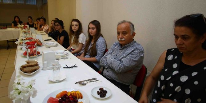 Karabağ Öğrencilerle İftarda Buluştu