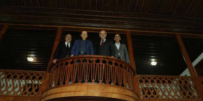 Ahşaptan Yapılan İnikli Camii Gerdanlığına Kavuştu