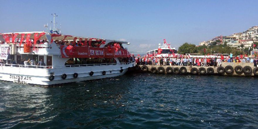 Üsküdar’da Trafik, Mitinge Akın Eden Vatandaşlar Nedeniyle Durma Noktasına Geldi