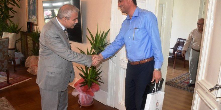 Vali Güvençer Konuklarını Ağırlıyor