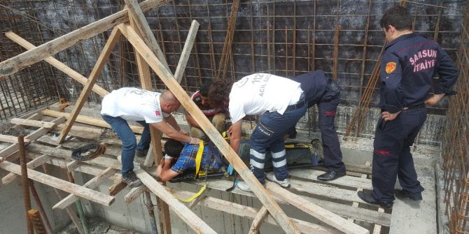 İnşaat İşçisinin Üzerine Düştüğü Demir Ok Gibi Saplandı