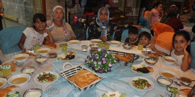 Payas’ta Çocuklar İftarda Buluştu