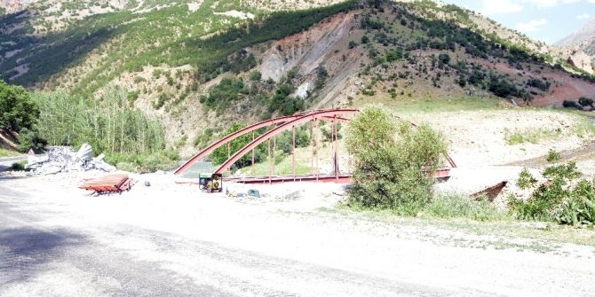 Pkk’nın Eylem İçin Kullandığı Köprüye Operasyon