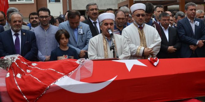 Aybüke Öğretmen Son Yolculuğuna Uğurlandı