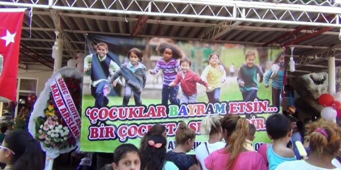 Balıkesir’de 300 Çocuğa Erken Bayram Hediyesi