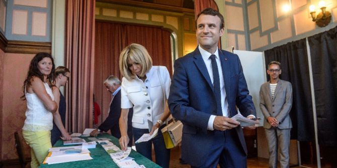 Fransa’da Cumhurbaşkanı Macron Oyunu Kullandı