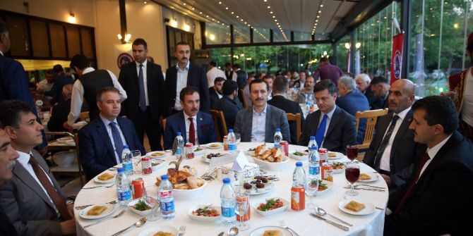 Yaklaşık 2 Bin Ankaralı Ahid’in İftar Sofrasında Buluştu
