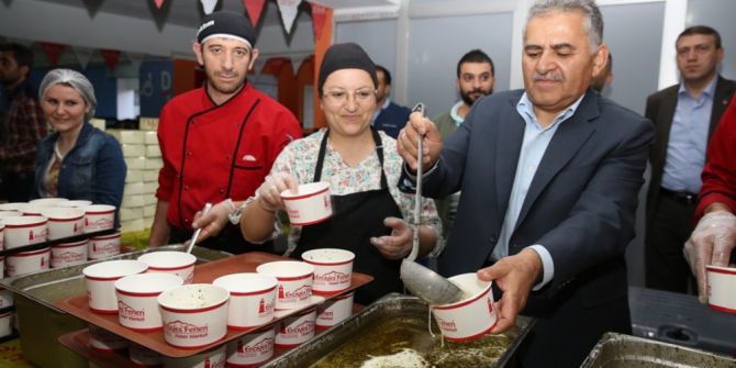 Başkan Büyükkılıç, Erciyes Feneri İftar Sofrasında