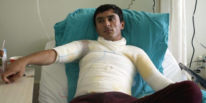 Holiganlar Stat Büfesinde Çalışan Öğrenciyi Kaynar Suyla Yaktı