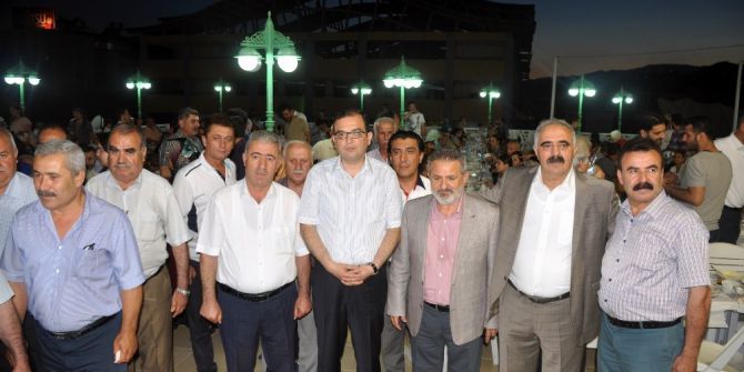 Nazilli’de Protokol Ve Esnaf İftarda Buluştu