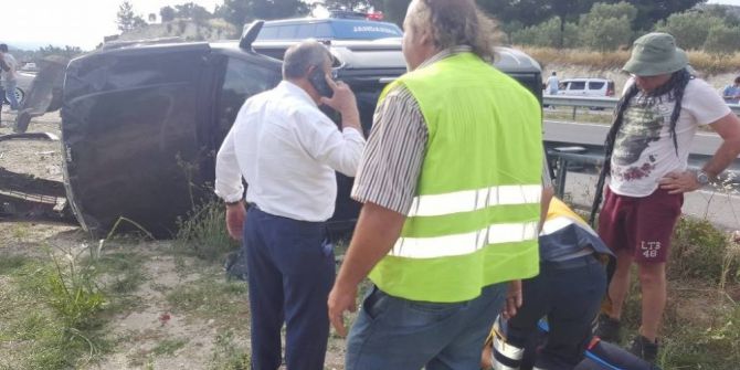 Lüks Cip Park Halindeki Araca Çarptı: 1 Yaralı